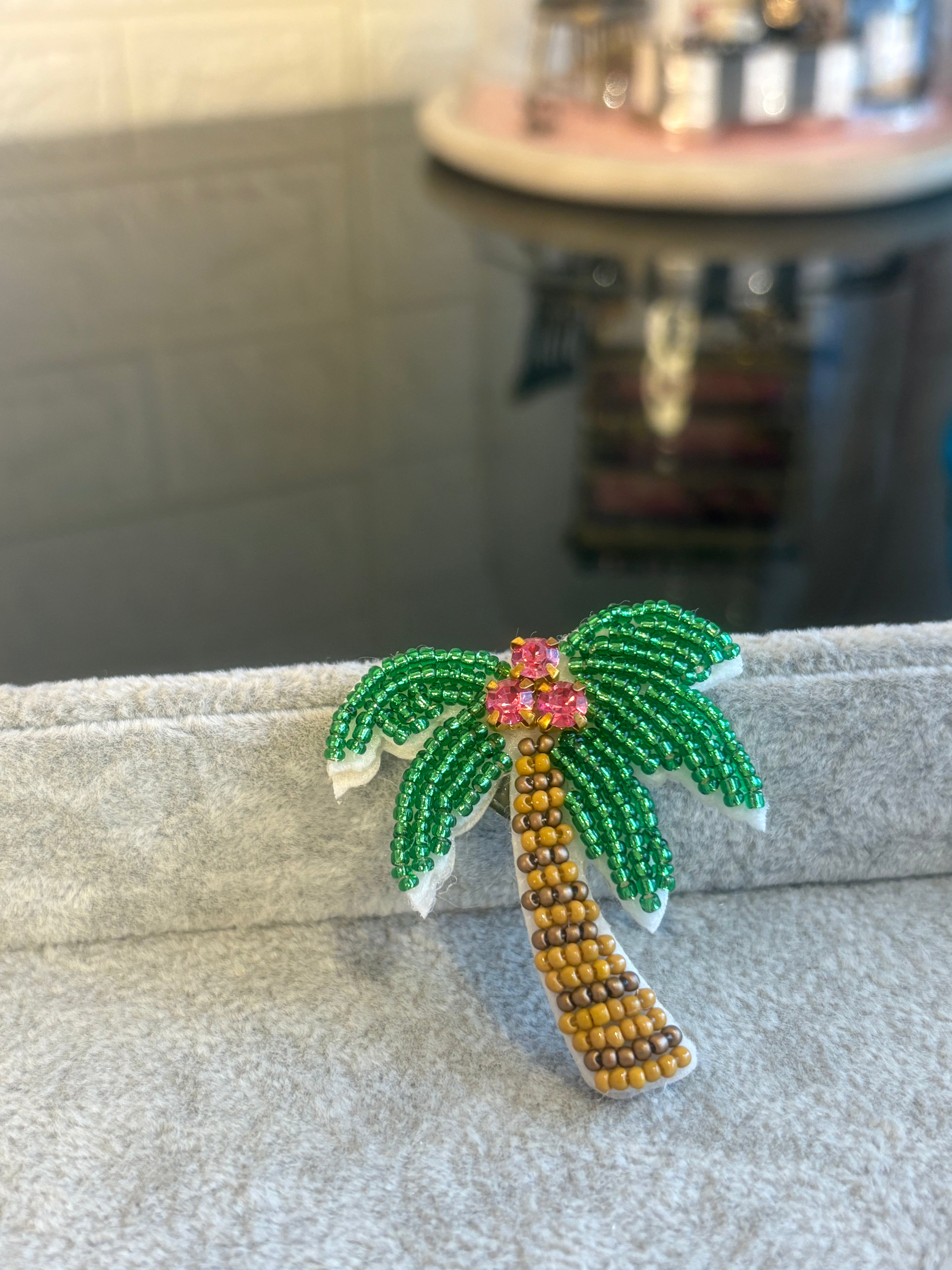 Tree-mendous Palm Brooch